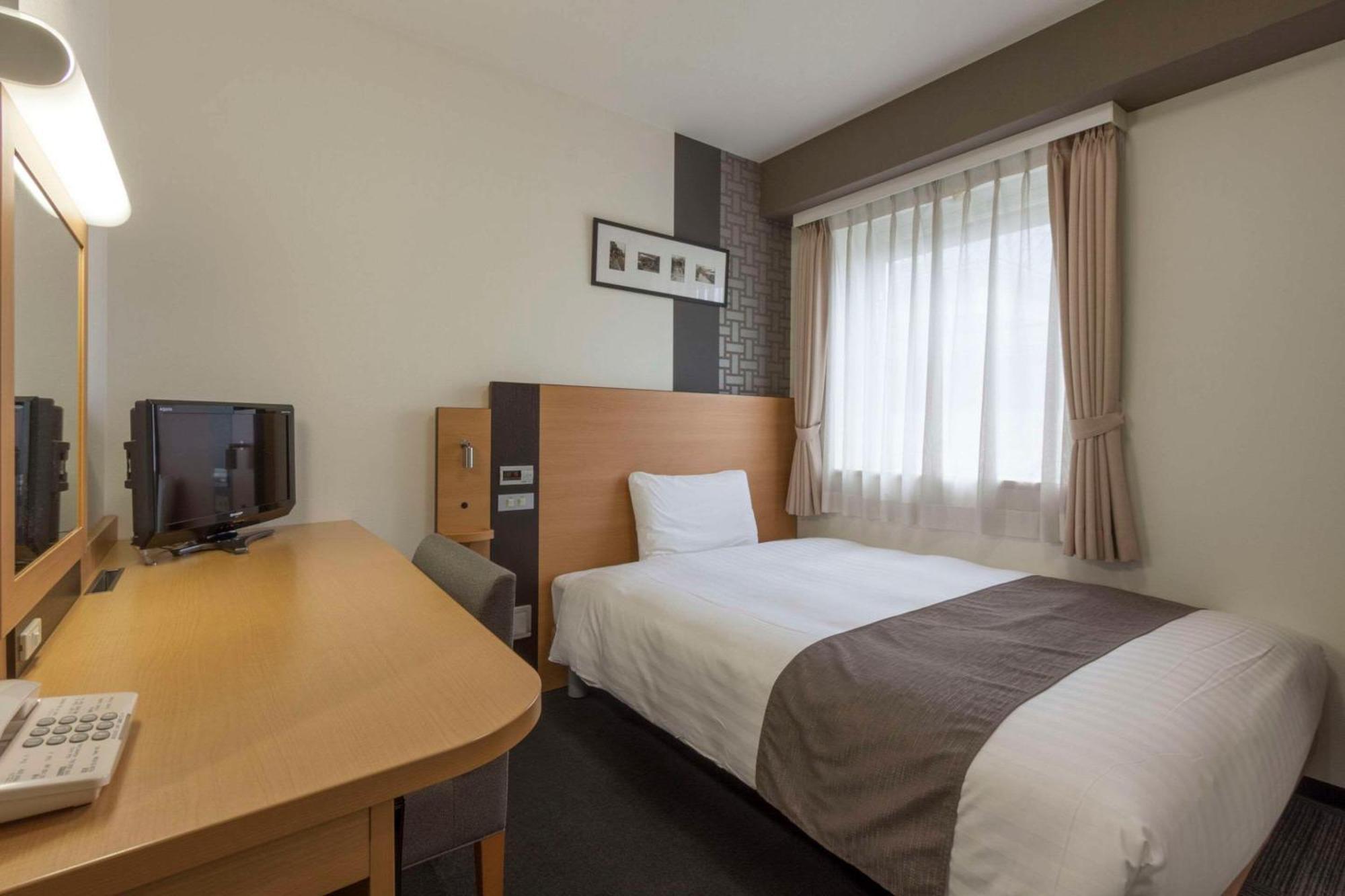Comfort Hotel Нарита Экстерьер фото