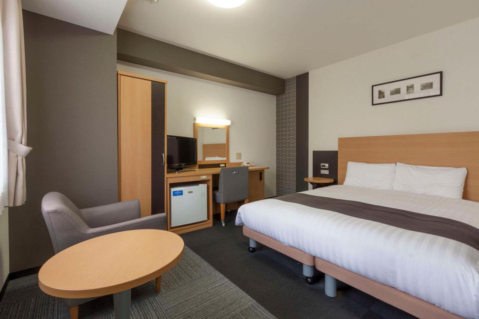 Comfort Hotel Нарита Экстерьер фото